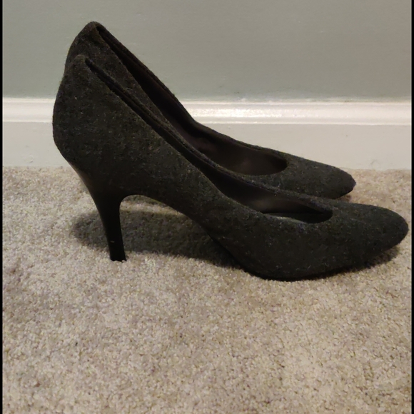 Grey, felt, low heel - Picture 2 of 3